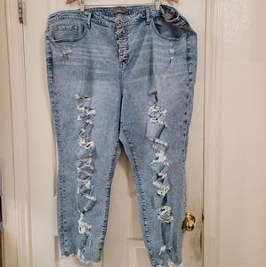 Torrid high rise distressed jeans jeans. 28T